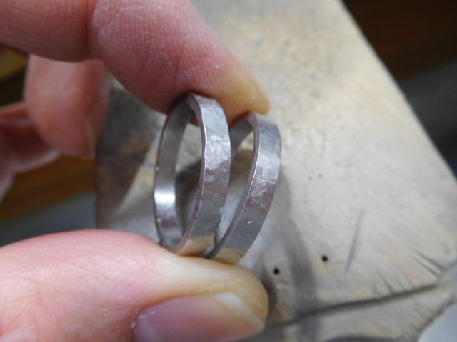 シンプル　結婚指輪　プラチナ