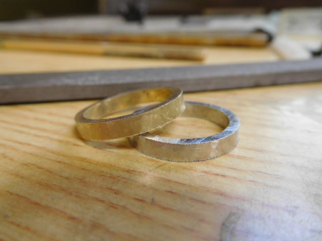 コンビネーション　結婚指輪　ゴールド　プラチナ