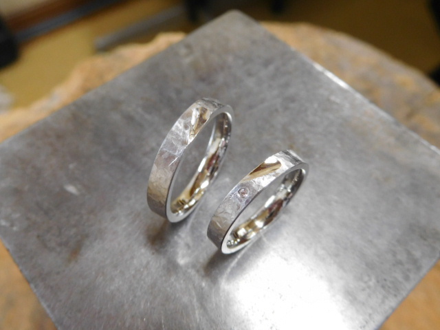 結婚指輪 鍛造 プラチナ　マット加工