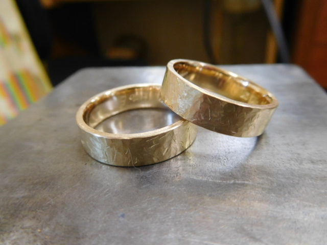 ゴールド　結婚指輪　槌目