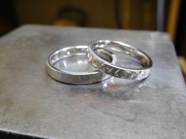 Pt900 結婚指輪 槌目