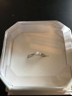 婚約指輪　ダイヤモンド