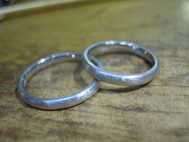 結婚指輪　シンプル　プラチナ