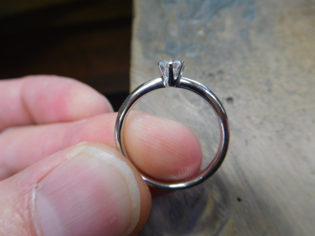 婚約指輪 ダイヤ 六本爪