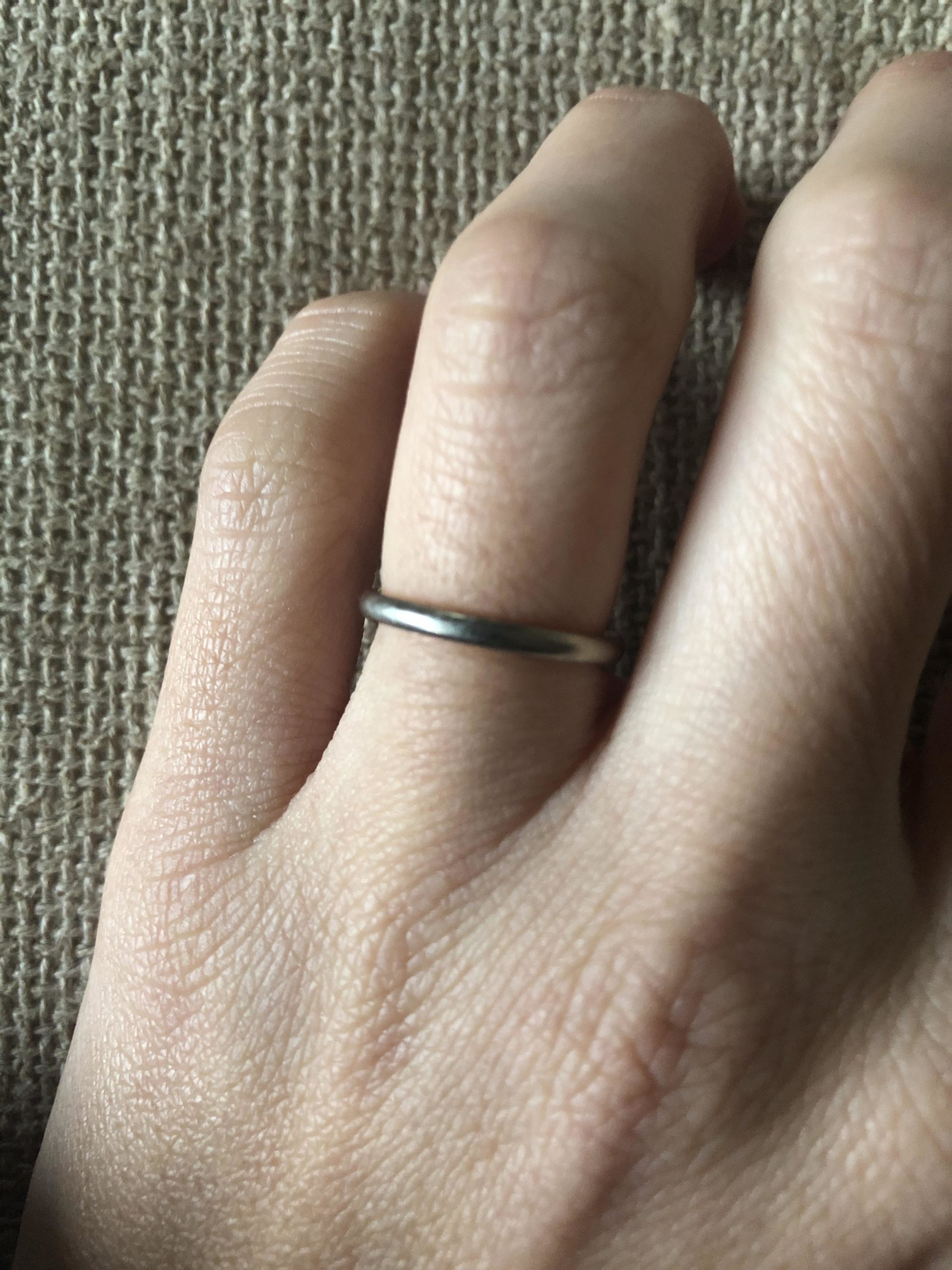 細い 結婚指輪 プラチナ