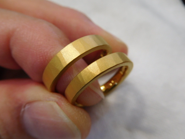 純金 結婚指輪 シンプル