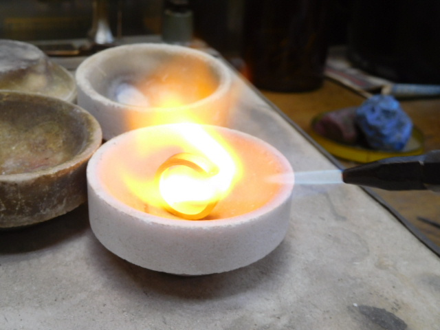 結婚指輪 槌目模様