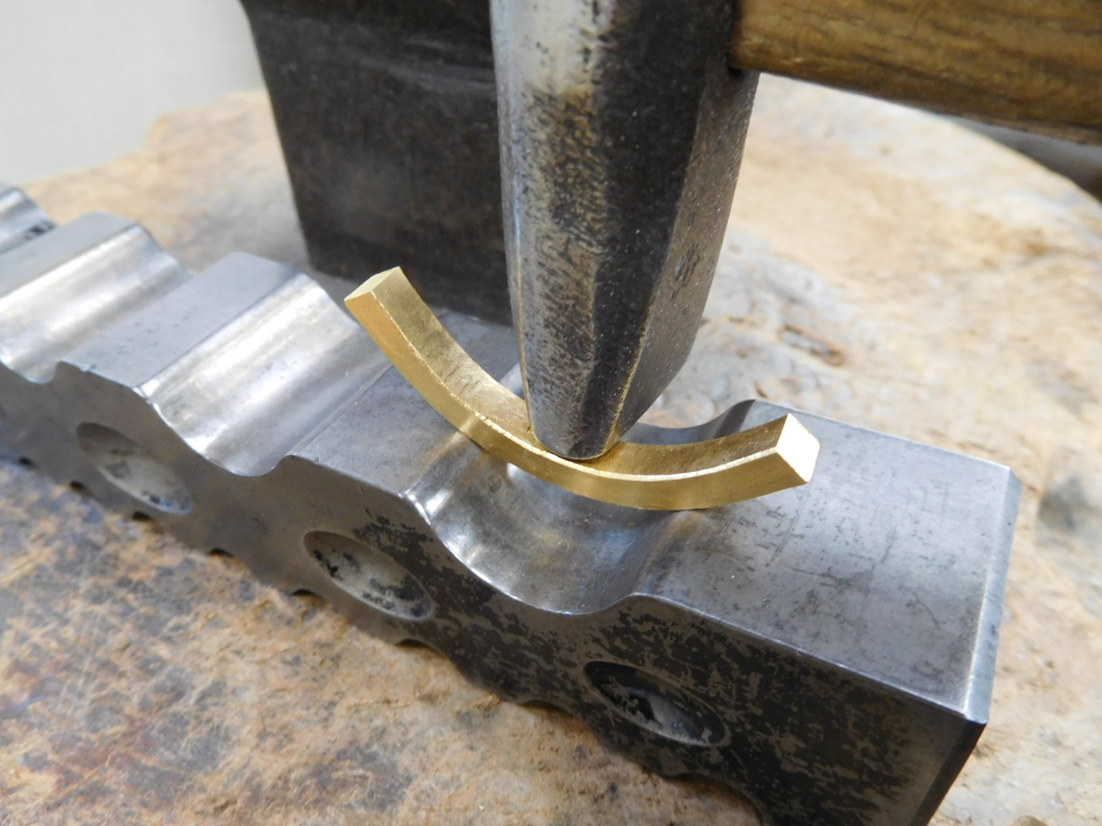 純金 指輪 ブランド