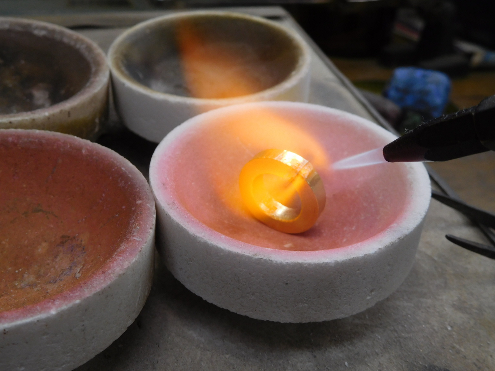 純金 指輪 ブランド