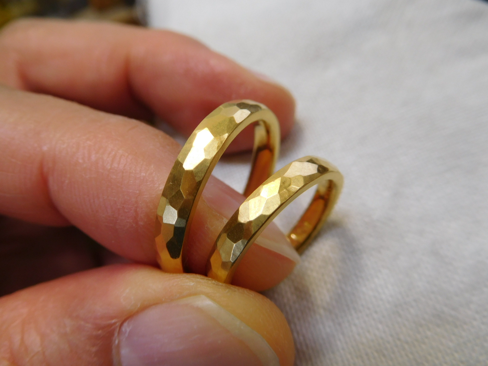 結婚指輪 槌目 安い