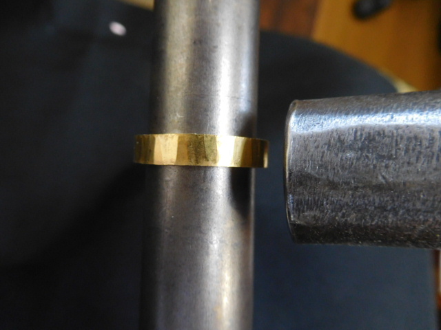 槌目 結婚指輪 人気