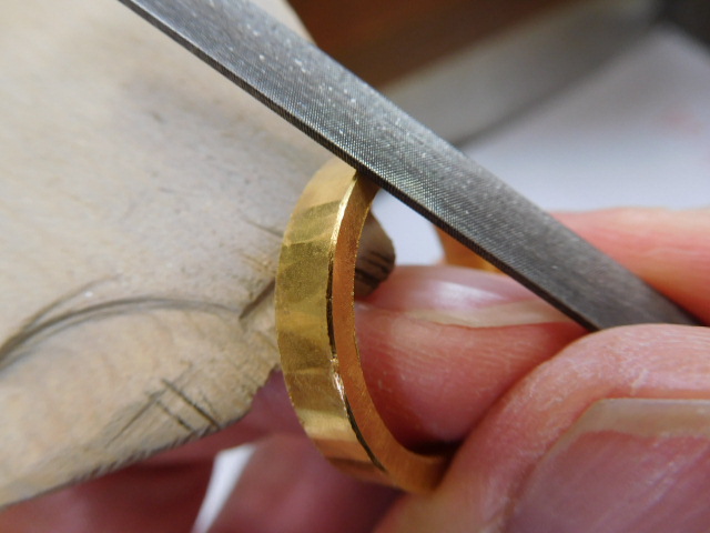 槌目 結婚指輪 人気