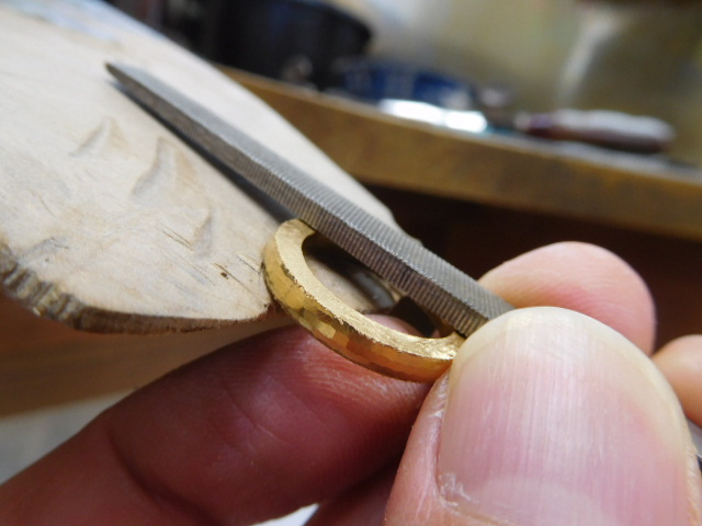 純金 指輪 どこで買う