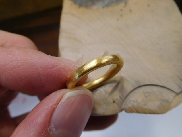 純金 指輪 どこで買う
