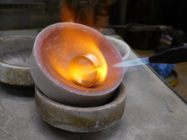 槌目 リング 意味